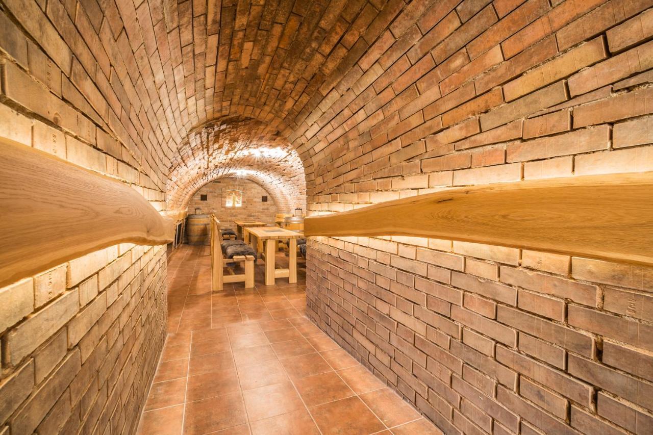 Vinoza - Ubytovani A Vinny Sklep Velke Bilovice Rulandova Exterior foto
