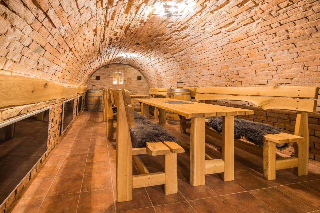 Vinoza - Ubytovani A Vinny Sklep Velke Bilovice Rulandova Exterior foto