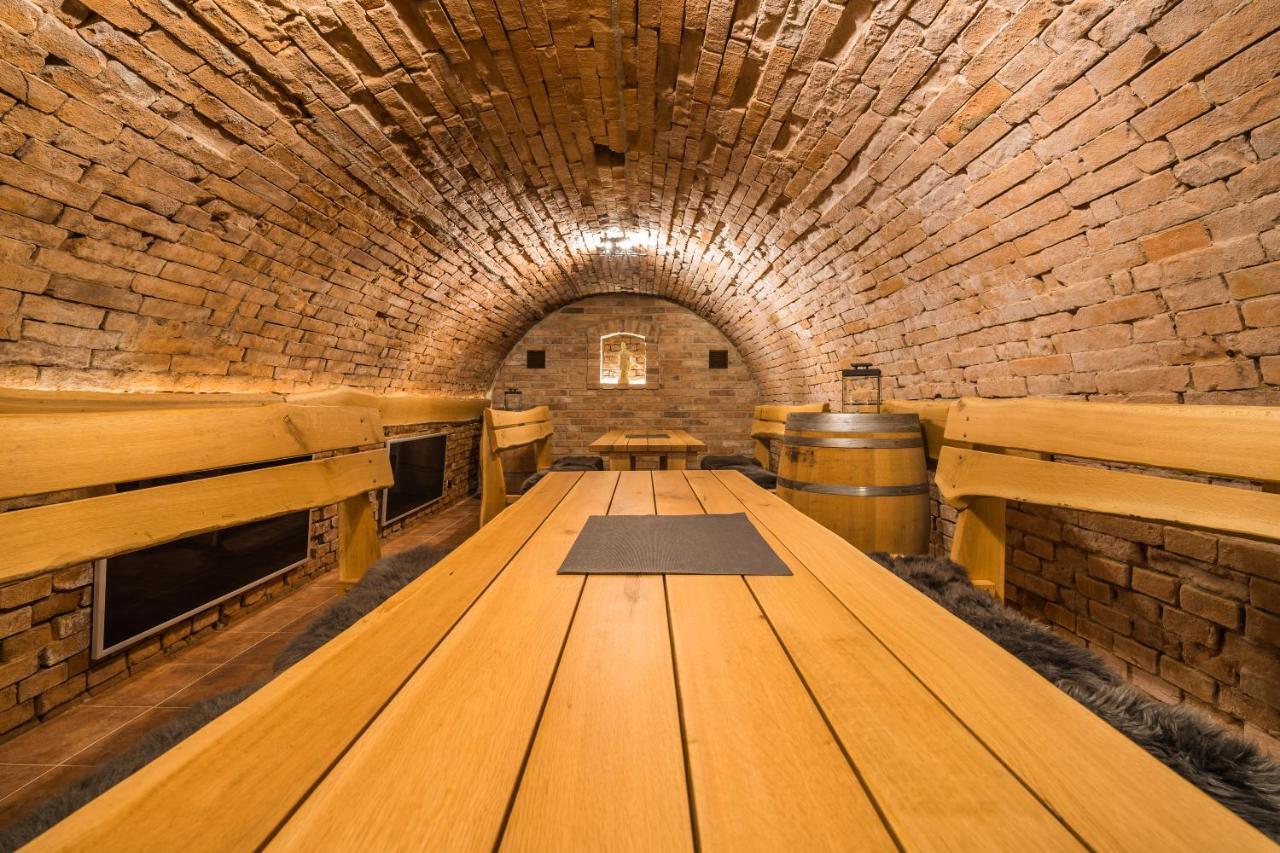 Vinoza - Ubytovani A Vinny Sklep Velke Bilovice Rulandova Exterior foto