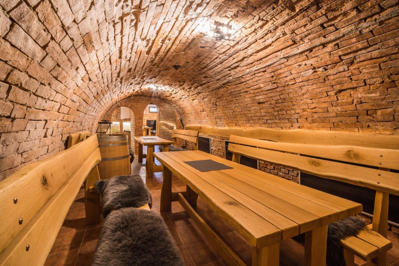 Vinoza - Ubytovani A Vinny Sklep Velke Bilovice Rulandova Exterior foto