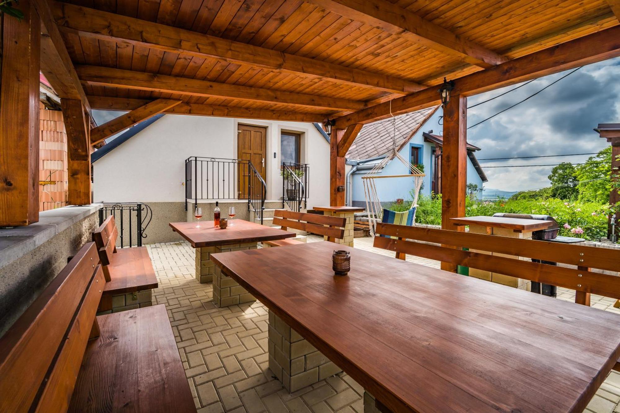 Vinoza - Ubytovani A Vinny Sklep Velke Bilovice Rulandova Exterior foto